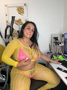 Snapshot of hotadhara01 chatting on 20, 9, 2025 hotadhara01 online show from 20, 9, 2025
