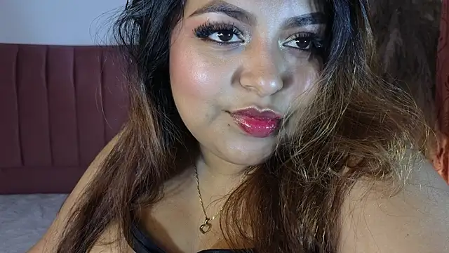 Hela Collins online show from 17, 10, 2025