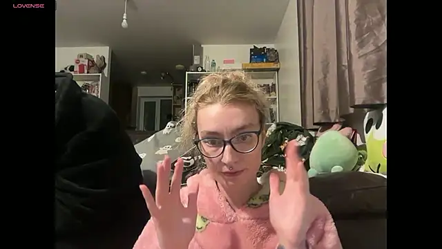 Snapshot of harleyblair chatting on 27, 11, 2025 harleyblair online show from 27, 11, 2025