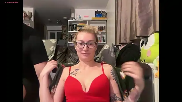 Snapshot of harleyblair chatting on 24, 11, 2025 harleyblair online show from 24, 11, 2025