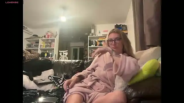 Snapshot of harleyblair chatting on 20, 10, 2025 harleyblair online show from 20, 10, 2025