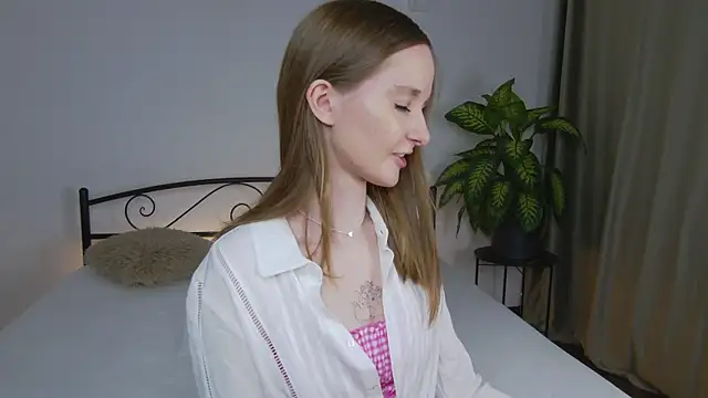 Snapshot of AlexsisFaee chatting on 4, 7, 2026 AlexsisFaee online show from 4, 7, 2026