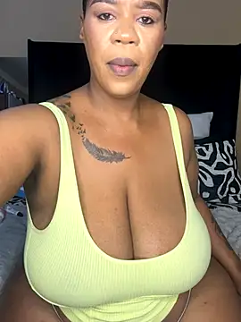 THICKBUNNYCHICKxxx online show from 10, 10, 2025