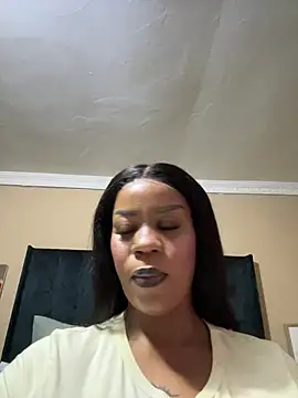 THICKBUNNYCHICKxxx online show from 3, 6, 2026