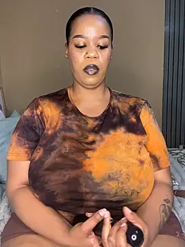 Snapshot of THICKBUNNYCHICKxxx chatting on 10, 7, 2026 THICKBUNNYCHICKxxx online show from 10, 7, 2026