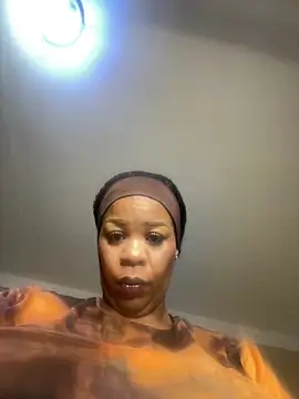 THICKBUNNYCHICKxxx online show from 4, 5, 2026