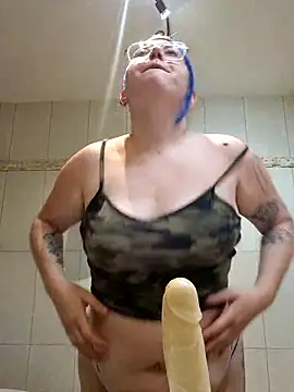 Snapshot of lablonde2025 chatting on 11, 5, 2026 lablonde2025 online show from 11, 5, 2026