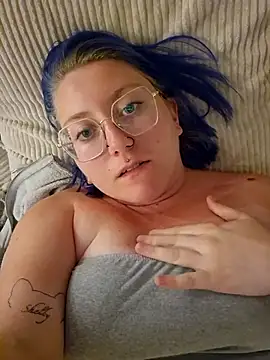 Snapshot of lablonde2025 chatting on 4, 5, 2026 lablonde2025 online show from 4, 5, 2026