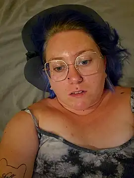 Snapshot of lablonde2025 chatting on 5, 5, 2026 lablonde2025 online show from 5, 5, 2026