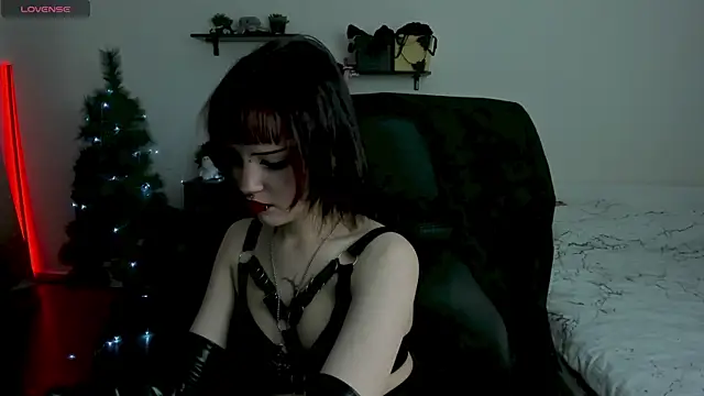 LiyaLuna online show from 13, 1, 2026