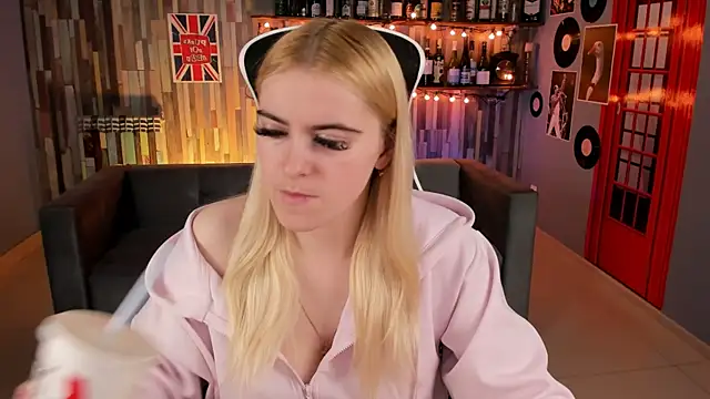 Stef Nicks online show from 4, 6, 2026