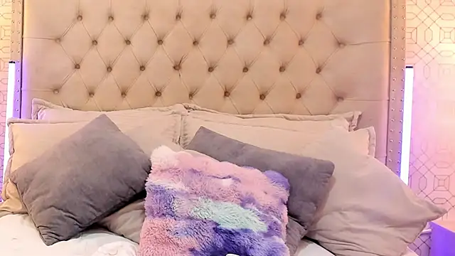 Snapshot of SuccubusDolly chatting on 11, 11, 2025 SuccubusDolly online show from 11, 11, 2025