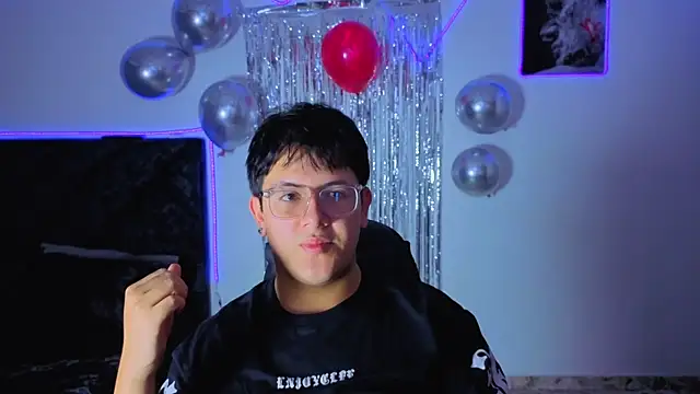 Snapshot of Ryan_Doretti chatting on 17, 11, 2025 Ryan Doretti online show from 17, 11, 2025