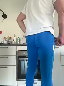 Toysboy67bi online show from 22, 4, 2026