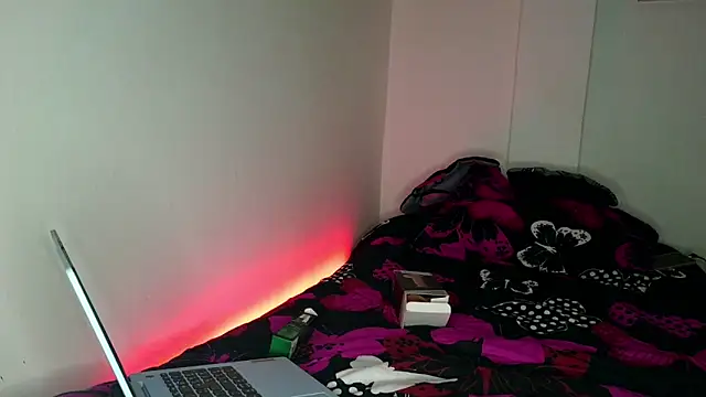 Snapshot of Adsley_ass chatting on 2, 10, 2025 Adsley ass online show from 2, 10, 2025