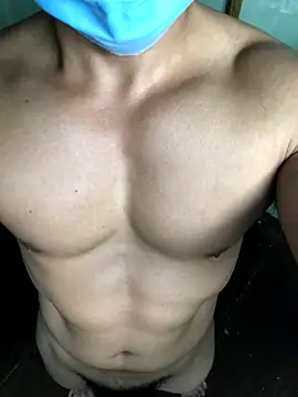 Snapshot of Huynh-duc-huy chatting on 27, 11, 2025 Huynh-duc-huy online show from 27, 11, 2025