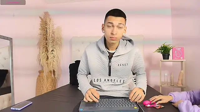 AmelieAndAce online show from 12, 11, 2025