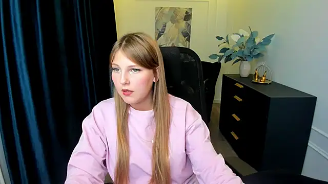 SaraMayki online show from 26, 9, 2025