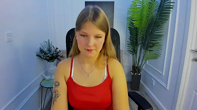 SaraMayki online show from 5, 10, 2025