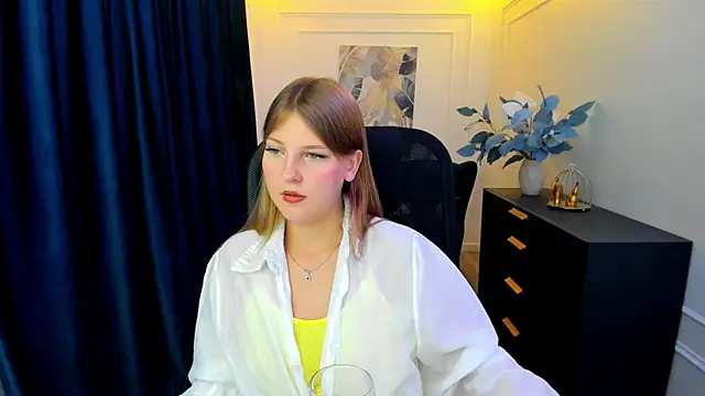 SaraMayki online show from 22, 9, 2025