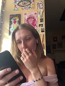 AutumnTides online show from 10, 9, 2025