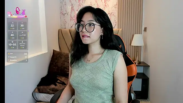 Yuna  Min online show from 14, 9, 2025