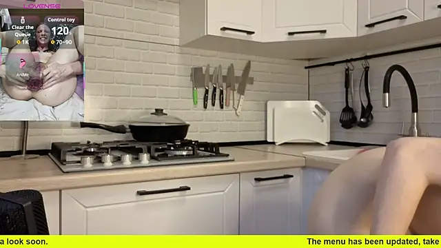 Snapshot of Edena_ chatting on 12, 10, 2025 Edena online show from 12, 10, 2025