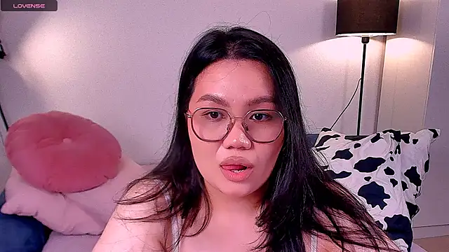 Snapshot of KellyOldridge chatting on 3, 7, 2026 KellyOldridge online show from 3, 7, 2026