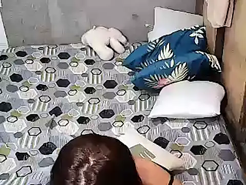 xxhottinybabe online show from 19, 4, 2026