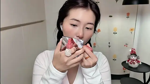 Rosalind xixi online show from 13, 3, 2026