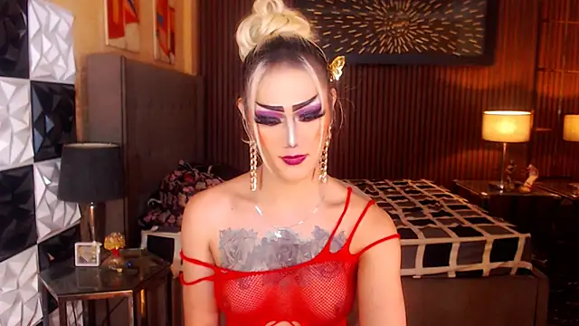Snapshot of HorseCockDivine chatting on 26, 4, 2026 HorseCockDivine online show from 26, 4, 2026