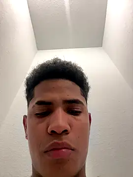 Snapshot of fuego01 chatting on 17, 12, 2025 fuego01 online show from 17, 12, 2025