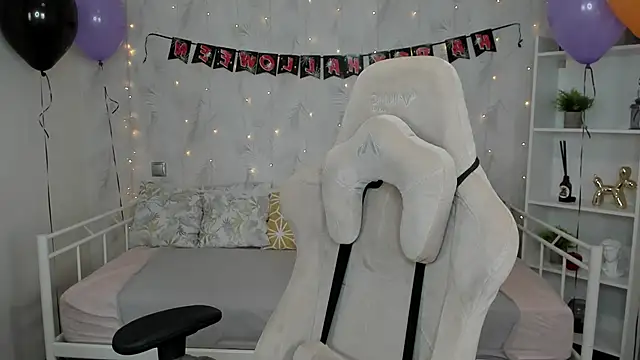 Tori Cutie online show from 26, 10, 2025