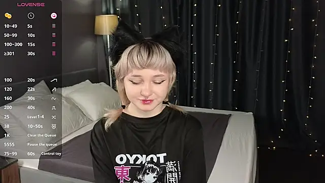 Tori Cutie online show from 20, 11, 2025