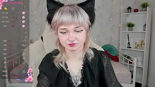 Tori Cutie online show from 22, 10, 2025