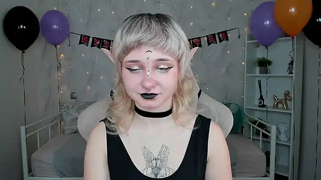 Tori Cutie online show from 31, 10, 2025