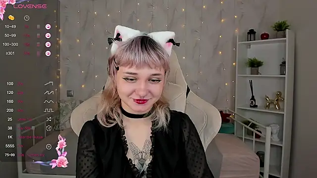 Tori Cutie online show from 16, 10, 2025