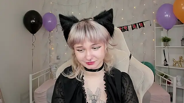 Tori Cutie online show from 23, 10, 2025