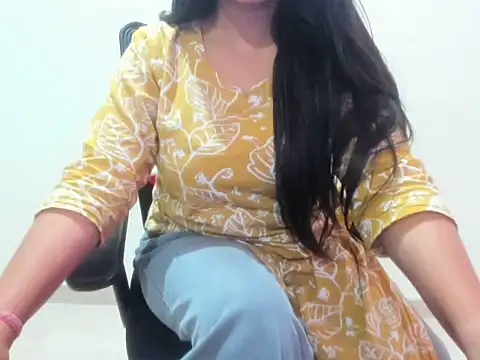 Hina Chaudhary online show from 22, 4, 2026