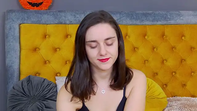 Jessica White  online show from 17, 11, 2025