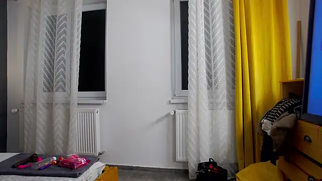 Jessica White  online show from 11, 11, 2025