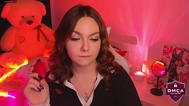 ApheliaDream  online show from 2, 11, 2025