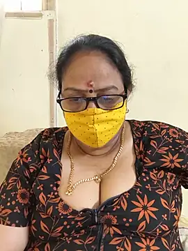 Snapshot of heera-rani chatting on 10, 7, 2026 heera-rani online show from 10, 7, 2026