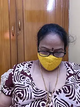 Snapshot of heera-rani chatting on 14, 6, 2026 heera-rani online show from 14, 6, 2026