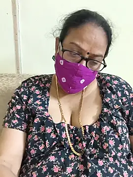 Snapshot of heera-rani chatting on 27, 6, 2026 heera-rani online show from 27, 6, 2026