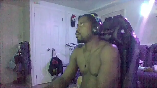 Snapshot of Dico420 chatting on 19, 10, 2025 Dico420 online show from 19, 10, 2025