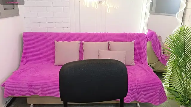 Lexy tay online show from 5, 12, 2025