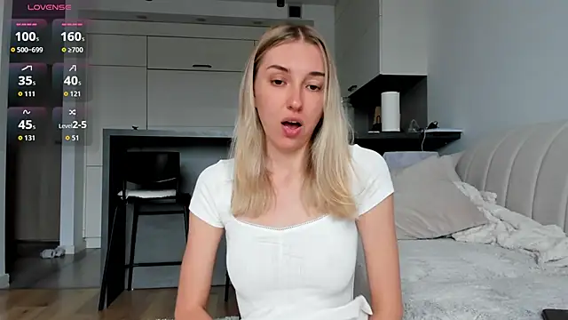 Sunny Rina  online show from 20, 6, 2026