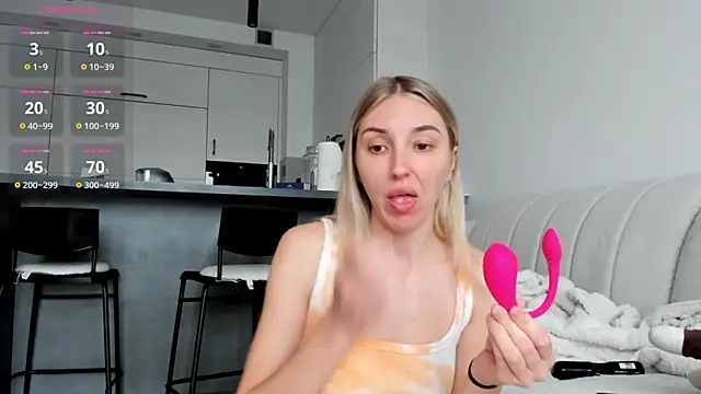 Snapshot of Sunny_Rina_ chatting on 17, 5, 2026 Sunny Rina online show from 17, 5, 2026