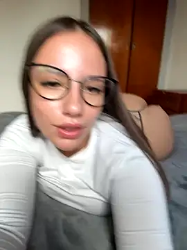 AlessiaaRuso1 online show from 28, 11, 2025